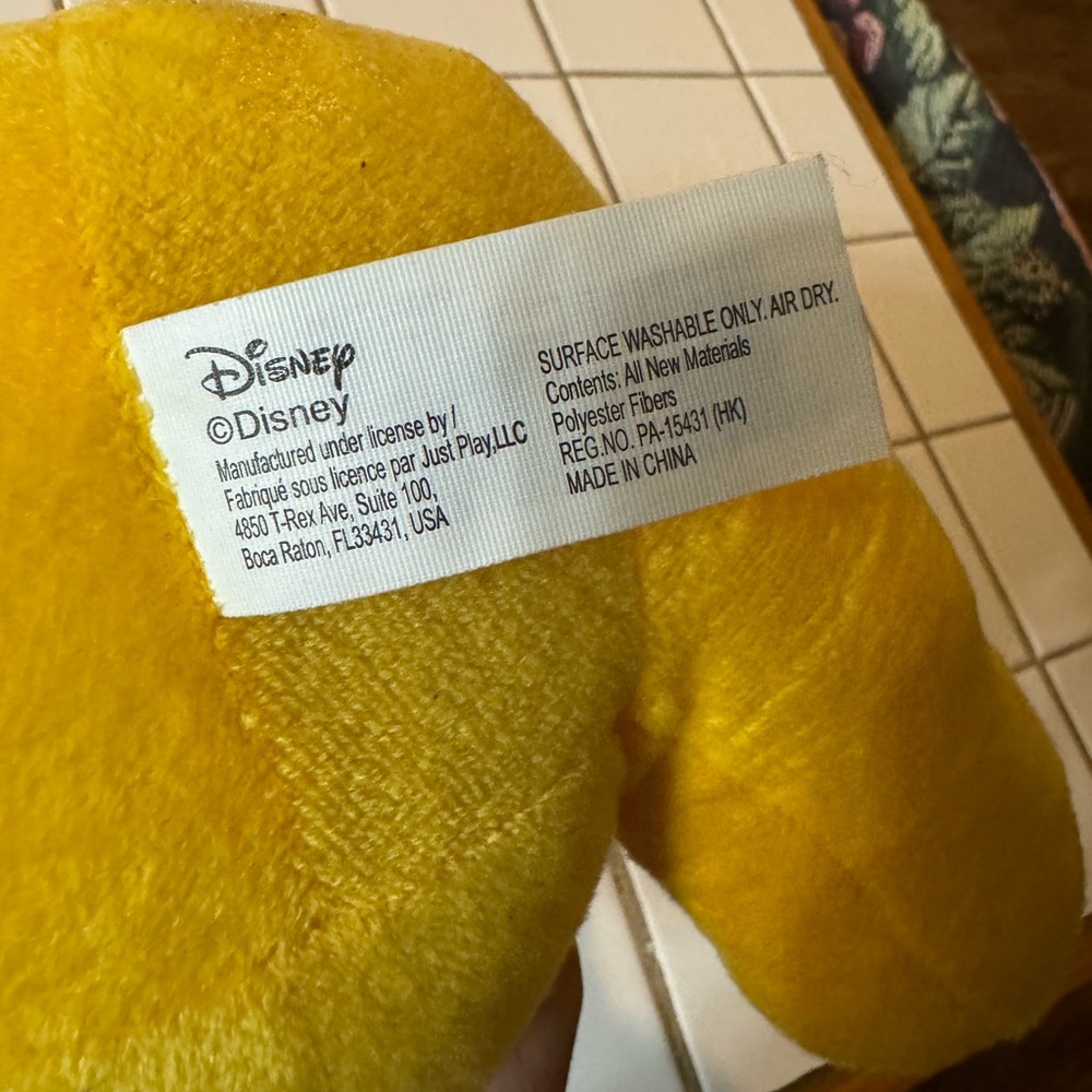 NWOT- Winnie the Pooh by Disney in Perfect Condition. NEW - Picture 4 of 6